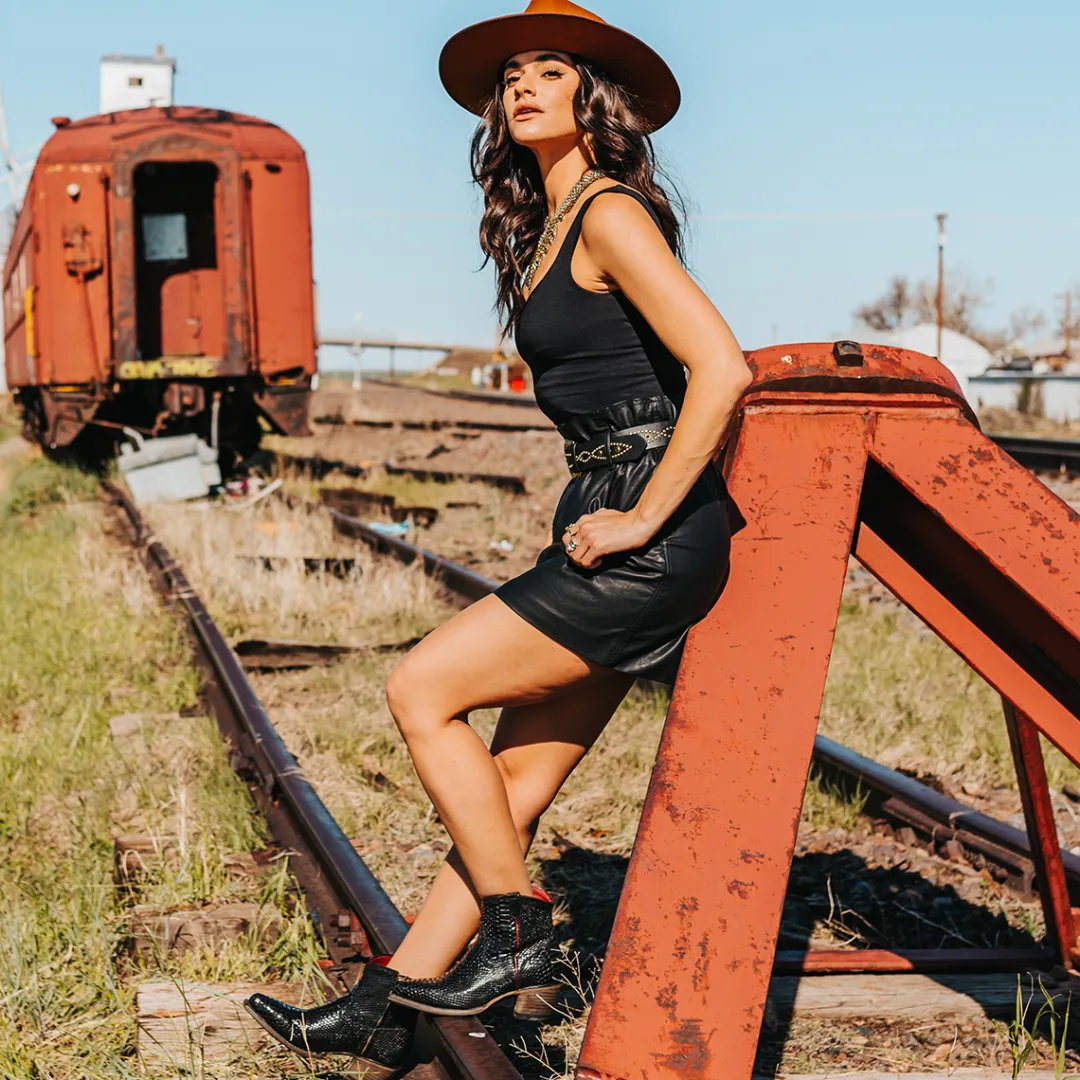 Discount Miramar Womens Booties